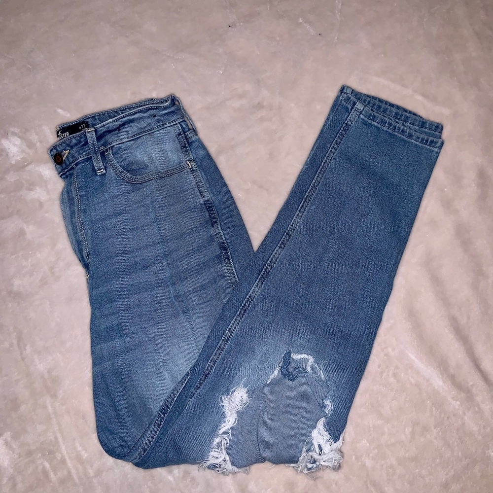 Hollister High-Rise Mom Jean